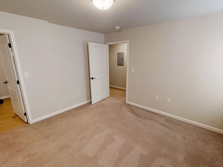 Glen Esk Apartments — Photo 15