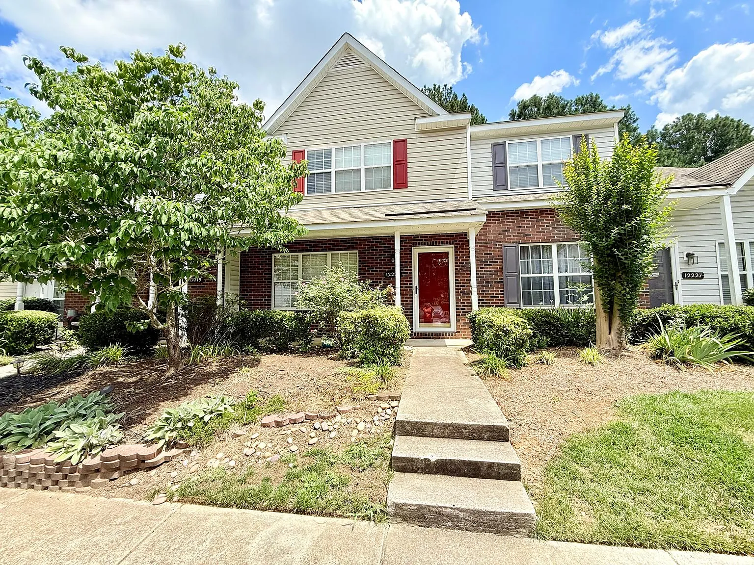 2 bed, 2.5 bath, 1304 sqft, $1,850 — Photo 1