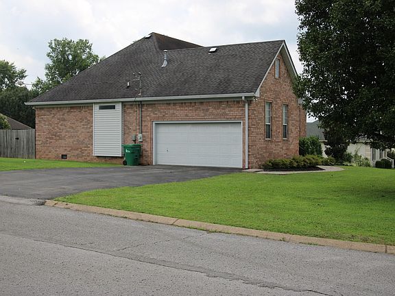 5th image of 1120 Lea Cir