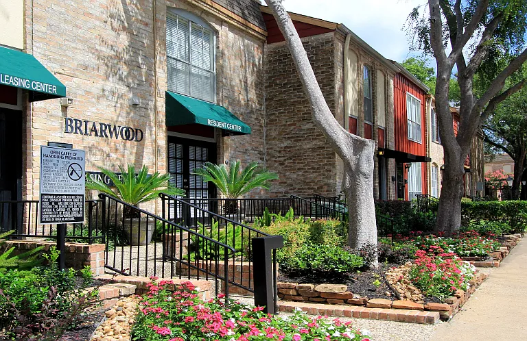 Briarwood Apartments — Photo 10
