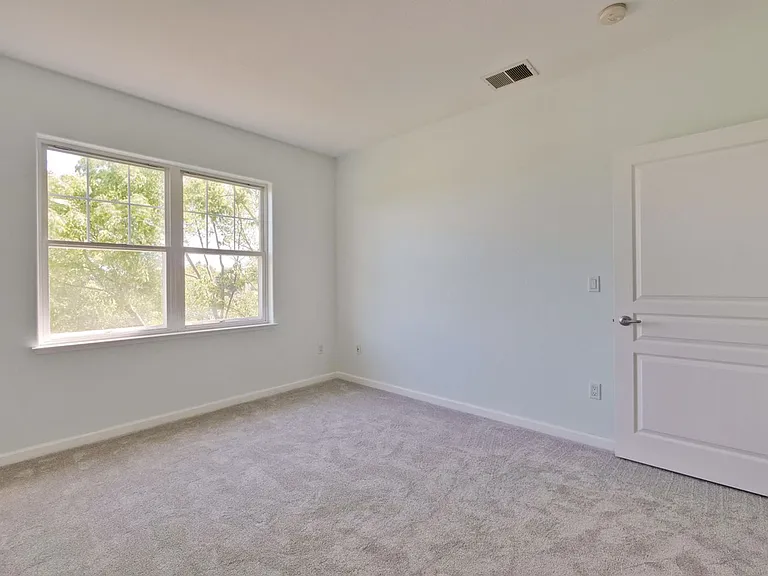 453 E Okeefe St #307 — Photo 30