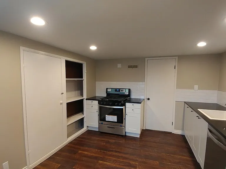 226 NW 50th St #L — Photo 8