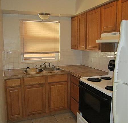 5th image of 810 Tyrone Blvd N #D-2