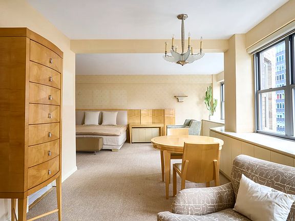 2nd image of 80 Park Ave APT 8K