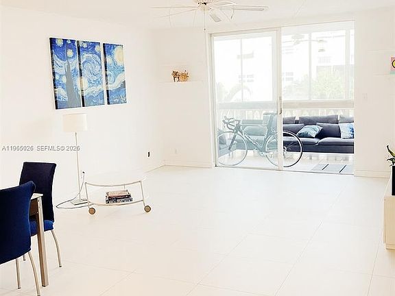 3rd image of 610 NE 12th Ave APT 308