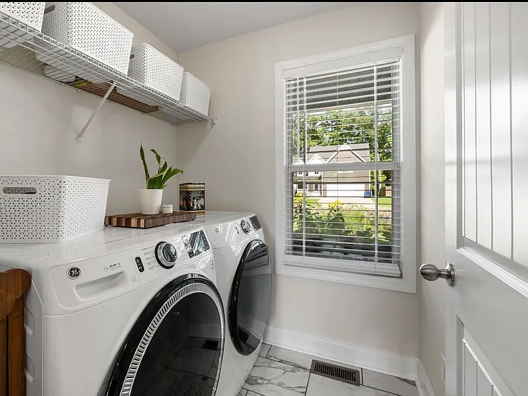 1328 Sussex Dr — Photo 13