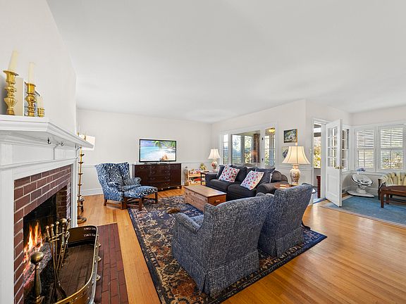 3rd image of 1108 Brooks Ave