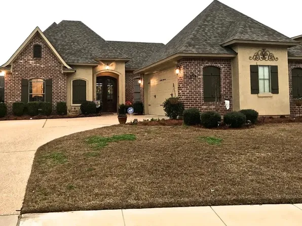 521 Tupelo Dr, Bossier City, LA 71111