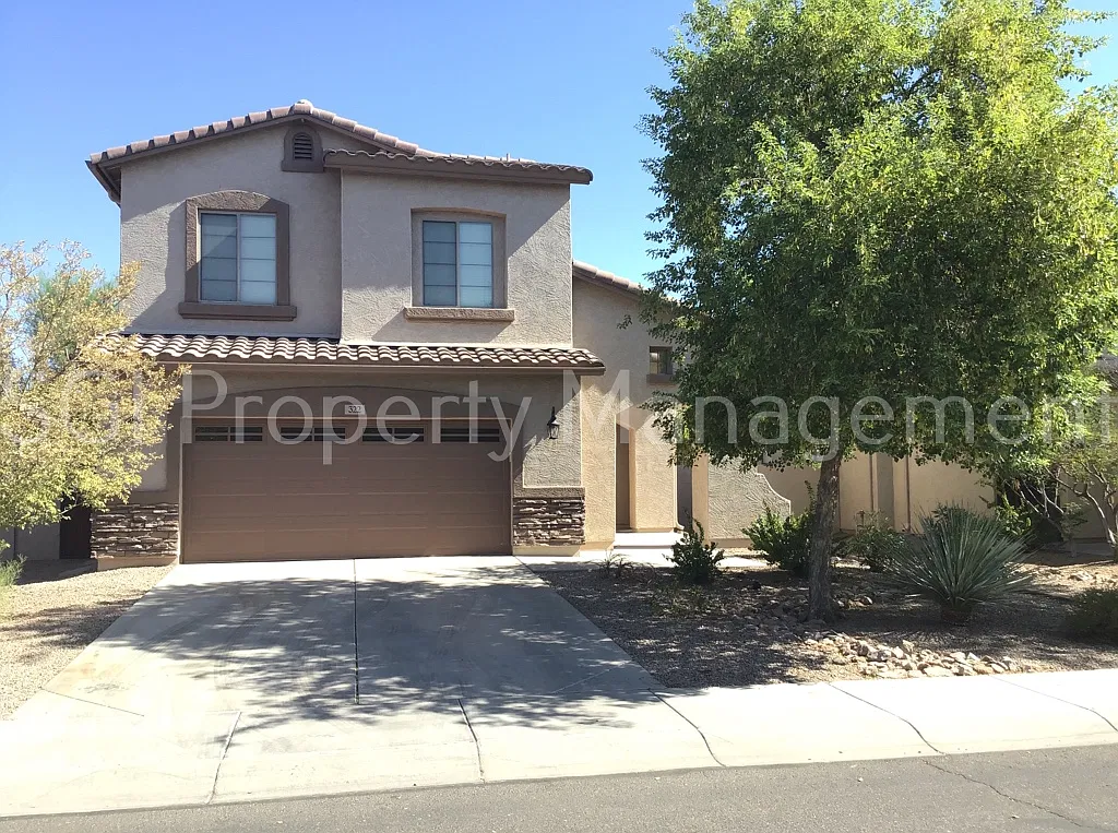 Stunning 4 Bedroom Home In Villago Subdivision Of Casa Grande! — Photo 1