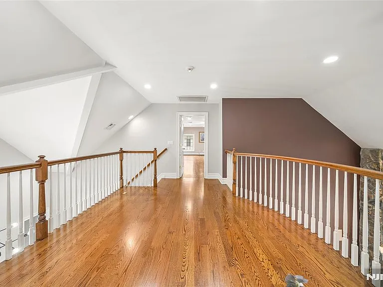 351 White Ave — Photo 22