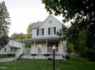 306 S Main St, Pearl City, IL 61062