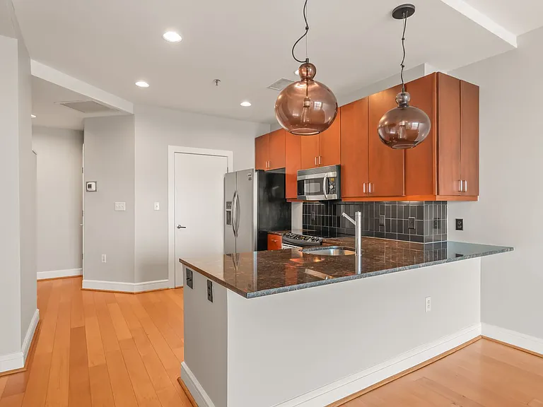 333 W Trade St #2502 — Photo 10