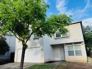 3762 Beam Ave — Photo 2