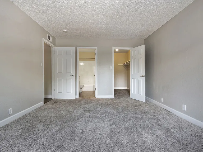 Reserve at Walnut Creek — Photo 16