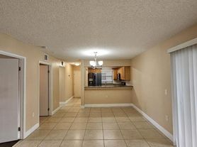 1543 Lake Crystal Dr