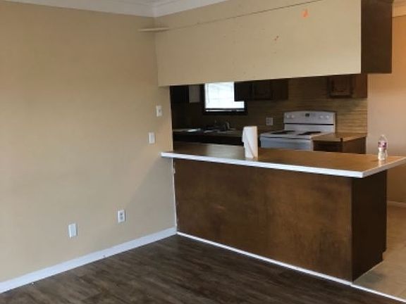 3rd image of 125 State St APT 2