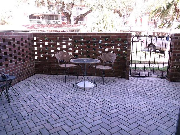 4th image of 1009 Pearce Dr Unit 102