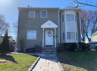 545 Burnsford Ave, Bridgeport, CT 06606
