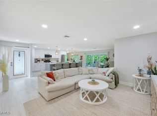 1001 N Town And River Dr, Fort Myers, FL 33919