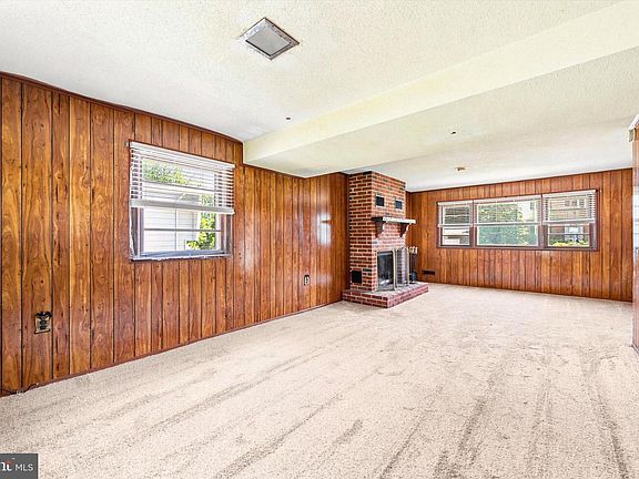 3rd image of 111 Wentworth Dr