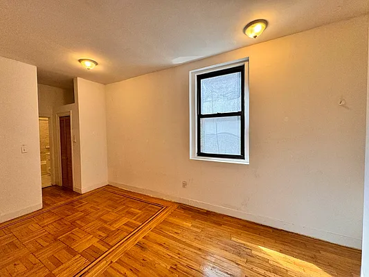 Rented by City Connections Realty | media 7