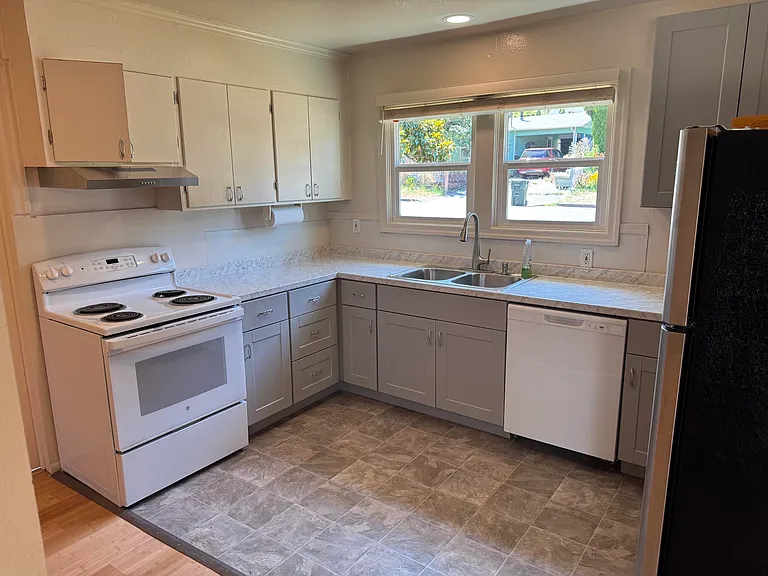 1775 Augusta St — Photo 12