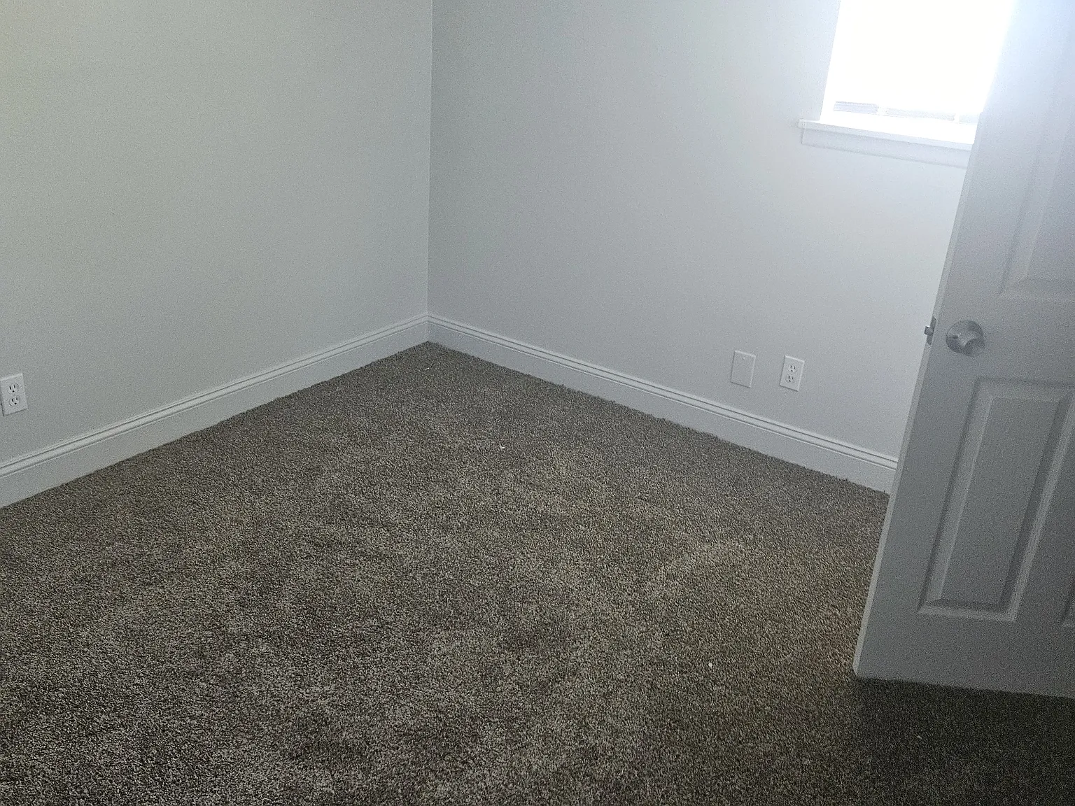 1 bed, 1000 sqft, $975 — Photo 2