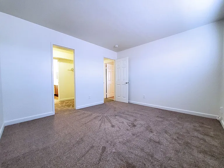 Town and Country Garden Apartments — Photo 20
