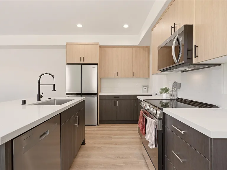 5824 Persepolis Ct — Photo 12