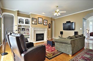 5th image of 621 Bridlewood S