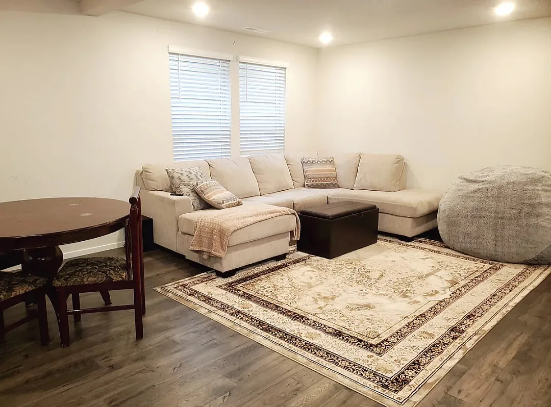 3 bed, 1361 sqft, $2,500 — Photo 4