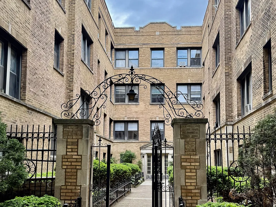 3402 W Carmen Ave #1