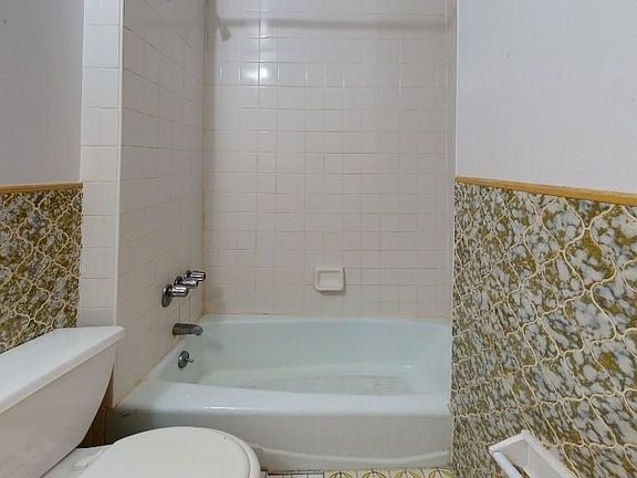 5th image of 214 E 85th St #5A1