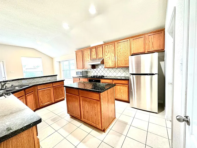 1307 Surecrop Ln — Photo 9