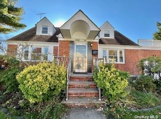 24516 81st Ave, Bellerose, NY 11426
