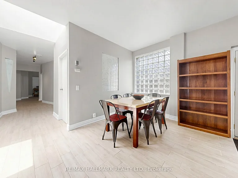 856B Millwood Rd — Photo 5