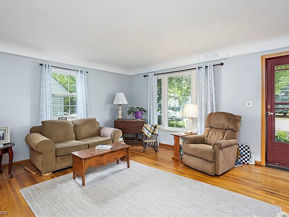 2nd image of 218 Inwood Blvd