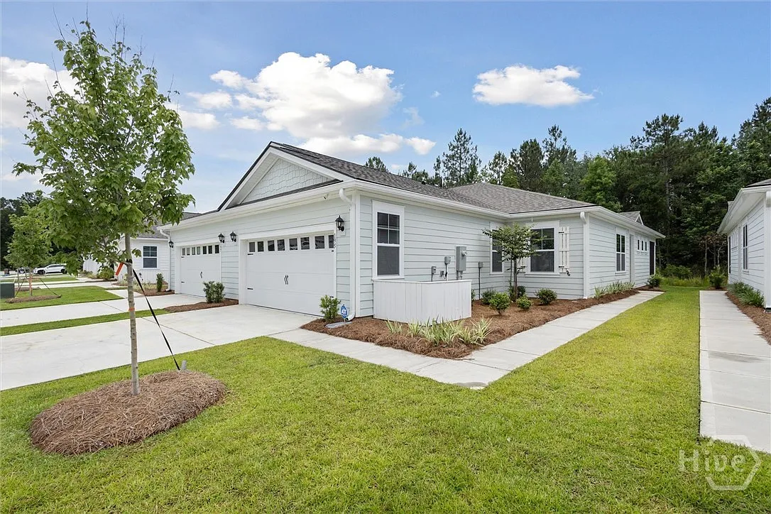3 bed, 2.0 bath, 1397 sqft, $2,250 — Photo 1