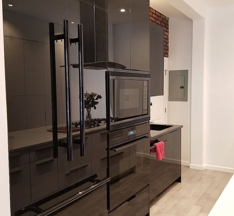 1st image of 182 8th St APT 1