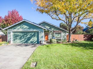 828 Adams Loop, Hood River, OR 97031