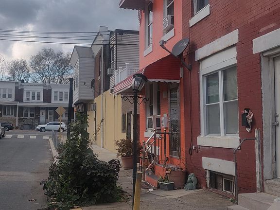 5th image of 445 Caskey St