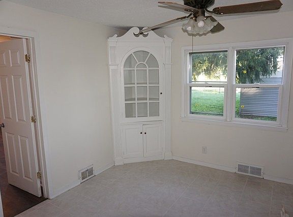 4th image of 3119 Summerdale Ave
