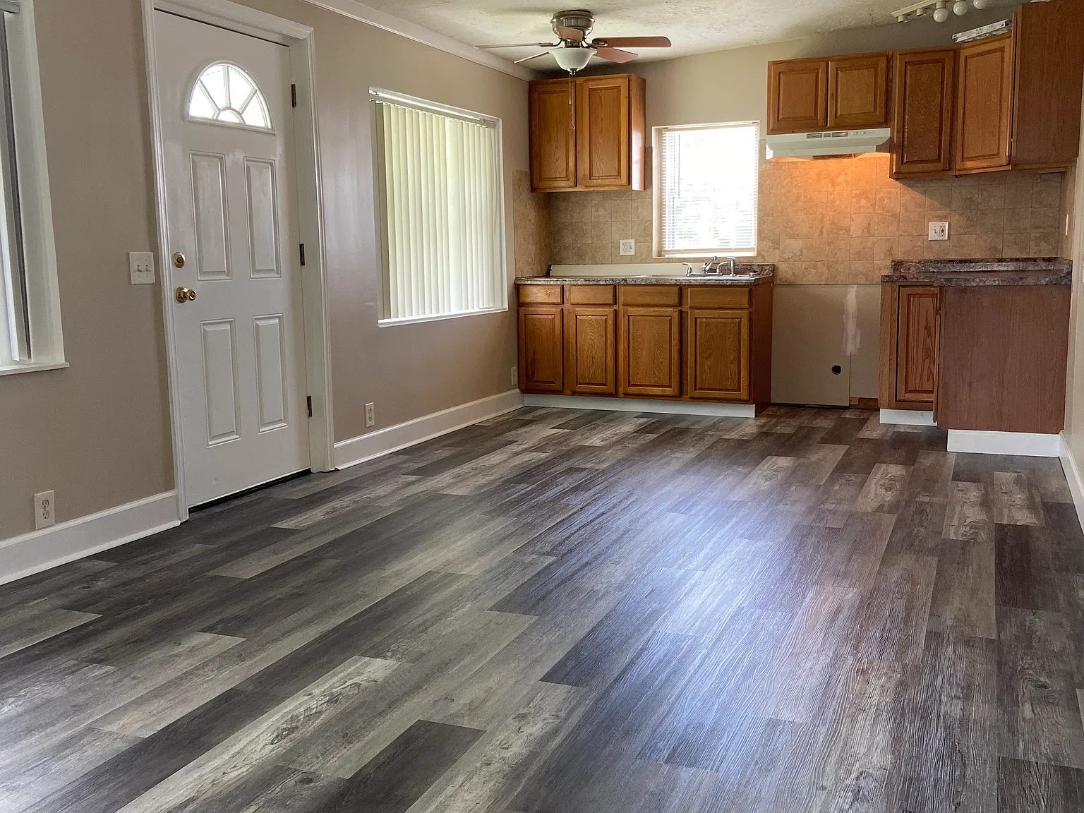 2 bed, 600 sqft, $1,550 — Photo 2