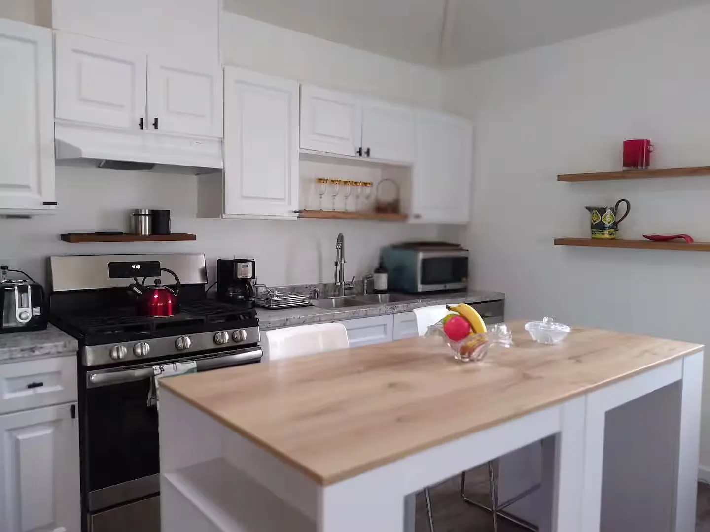 5041 Alhama Dr — Photo 3