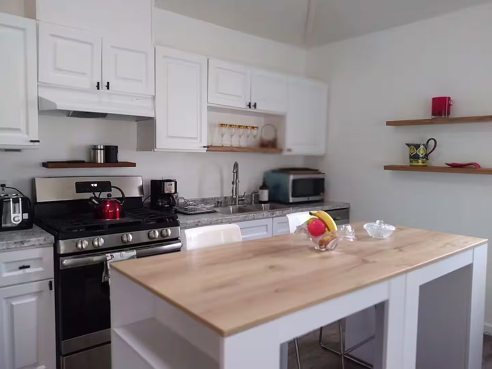 1st image of 5041 Alhama Dr