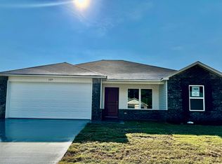 1319 Meadows Dr, Benton, AR 72019
