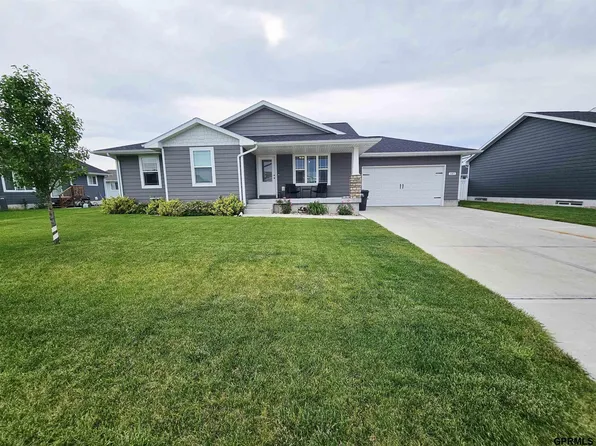 507 Sunflower Dr, Grand Island, NE 68803