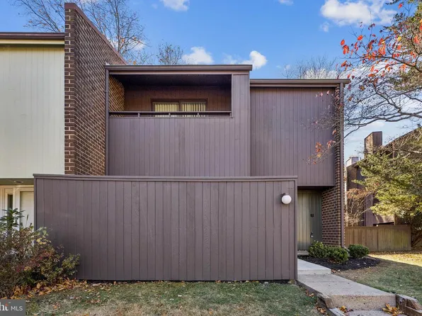 2015 Wethersfield Ct, Reston, VA 20191