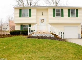2880 Diana Lynn Dr, Stow, OH 44224