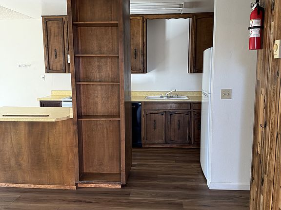 2nd image of 815 W Miner St #3